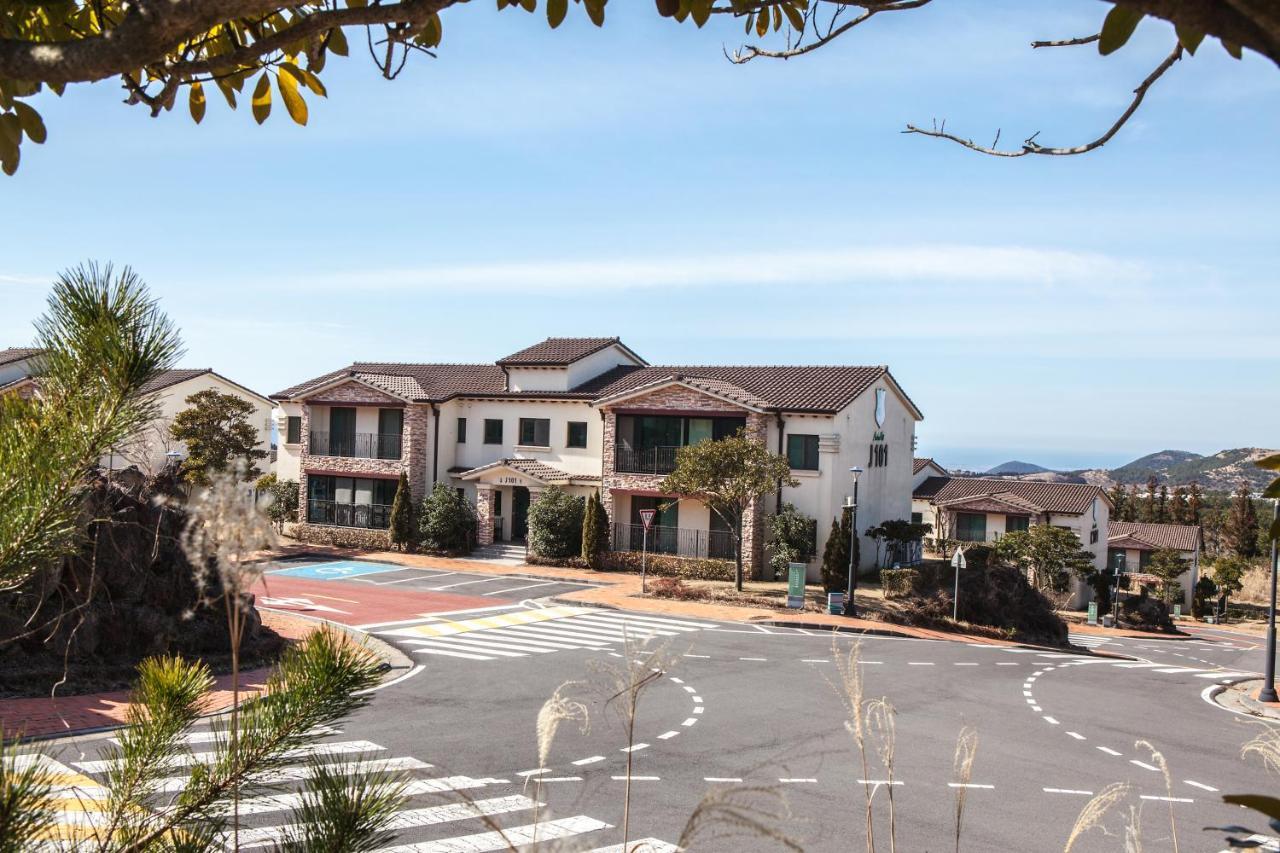 Ardenhill Resort & Golf Jeju Exterior photo